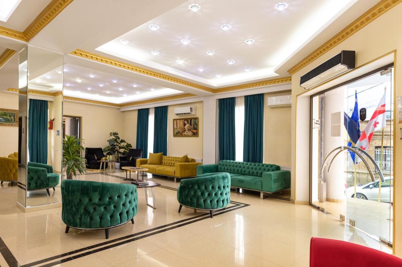 Hotel Grand Palace ティビリシ エクステリア 写真