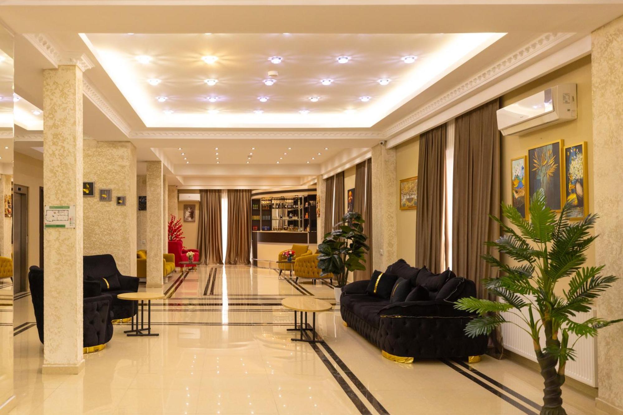 Hotel Grand Palace ティビリシ エクステリア 写真