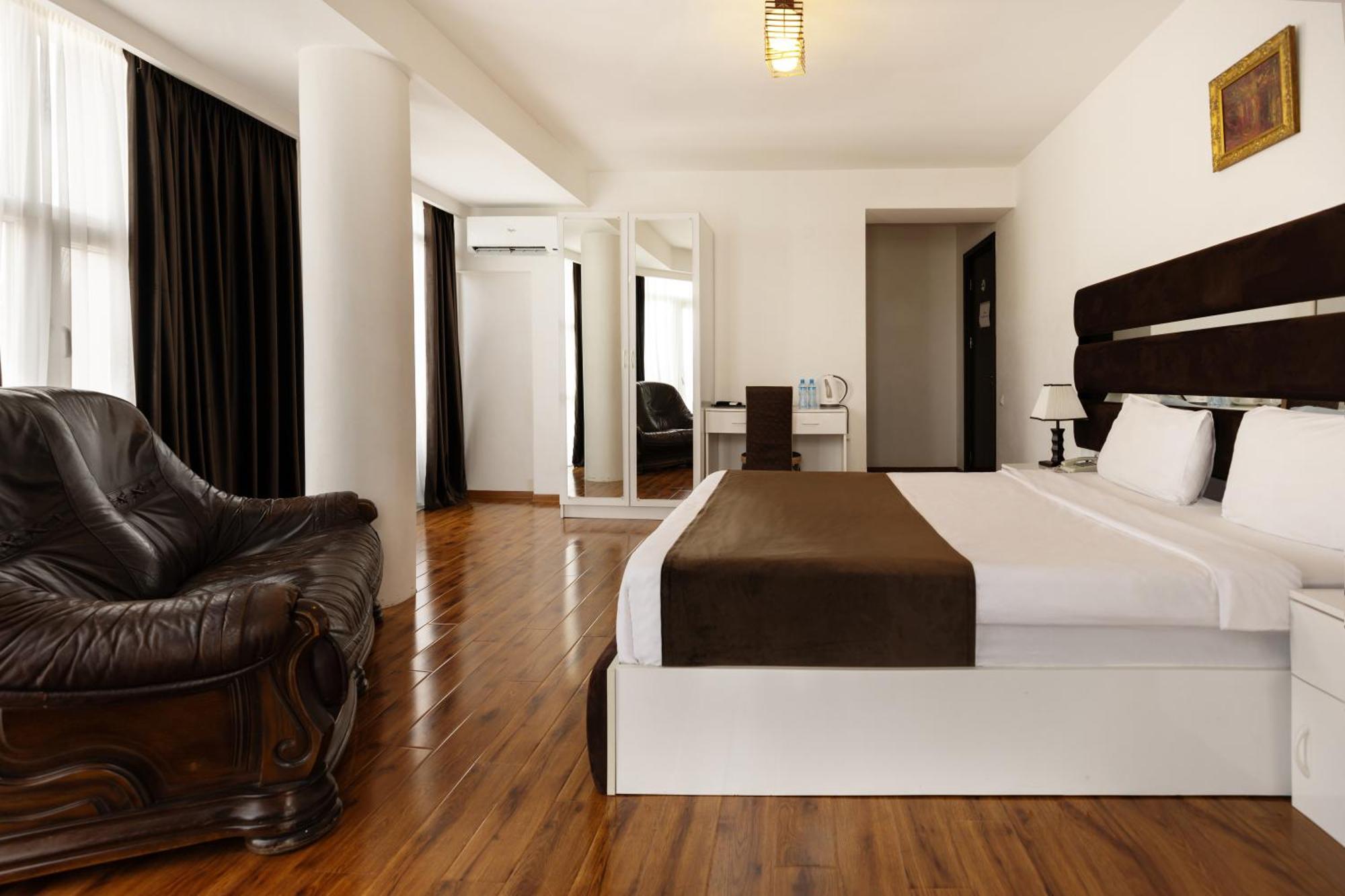 Hotel Grand Palace ティビリシ 部屋 写真