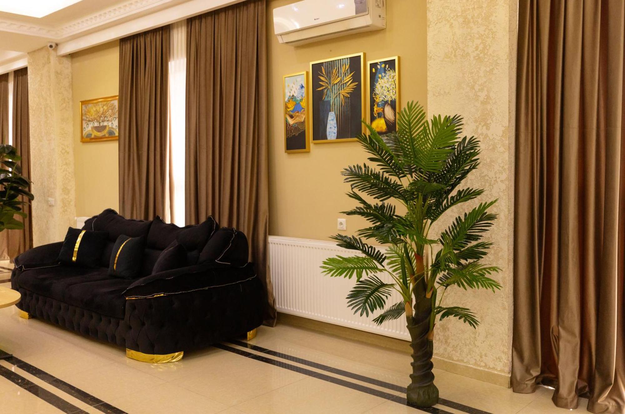 Hotel Grand Palace ティビリシ エクステリア 写真