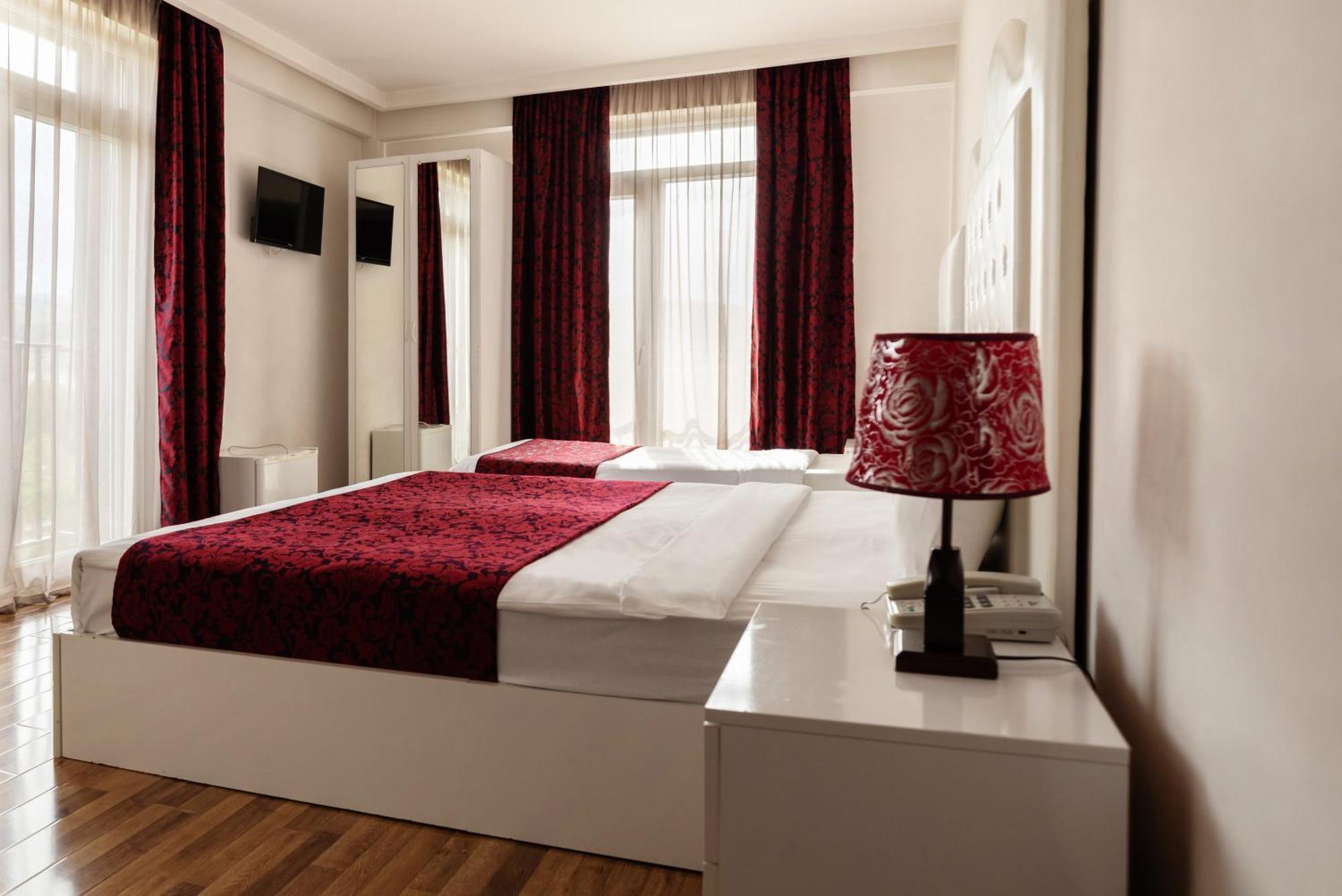 Hotel Grand Palace ティビリシ 部屋 写真